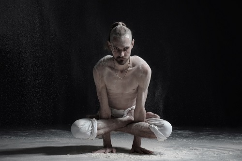 posture coq yoga